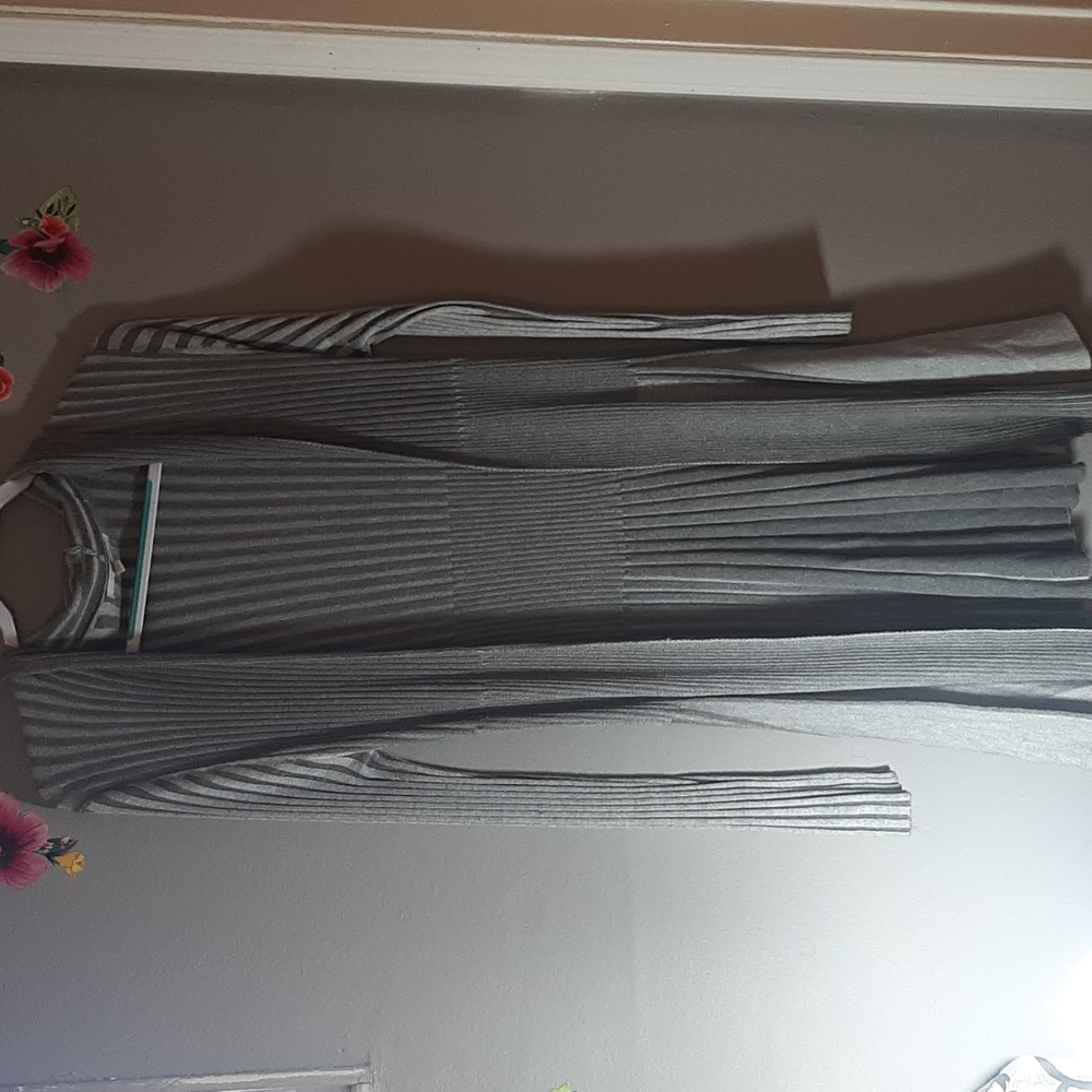41 Hawthorne  gray cardigan